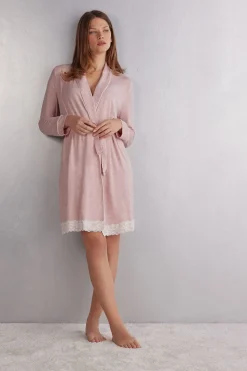 Bata de Modal con Detalle de Encaje