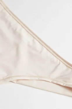Braguita Brasileña de Microfibra Ultraligera