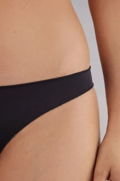 Braguita de Talle Bajo en Microfibra Ultraligera