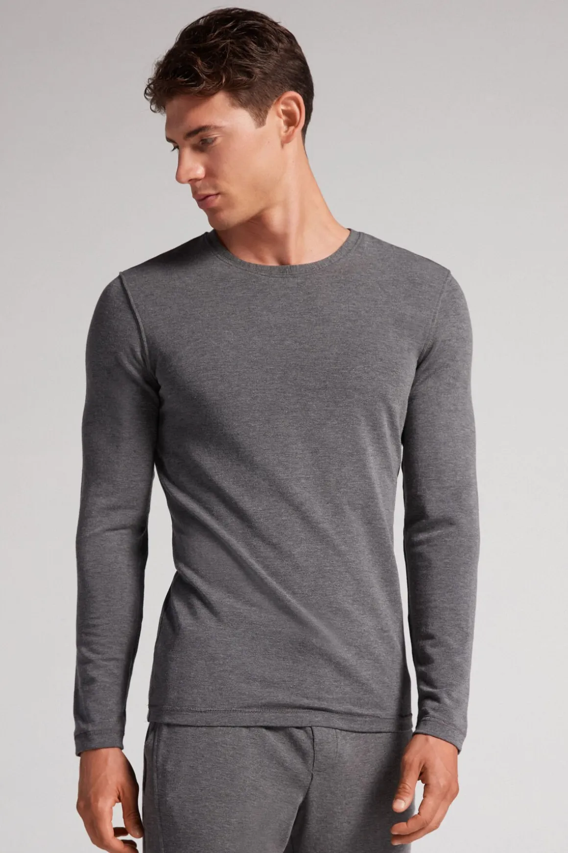 Camiseta básica de manga larga para hombre de modal