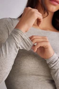 Camiseta con cuello barco en cashmere de manga Larga