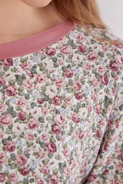 Camiseta con Cuello Barco Floral Romance