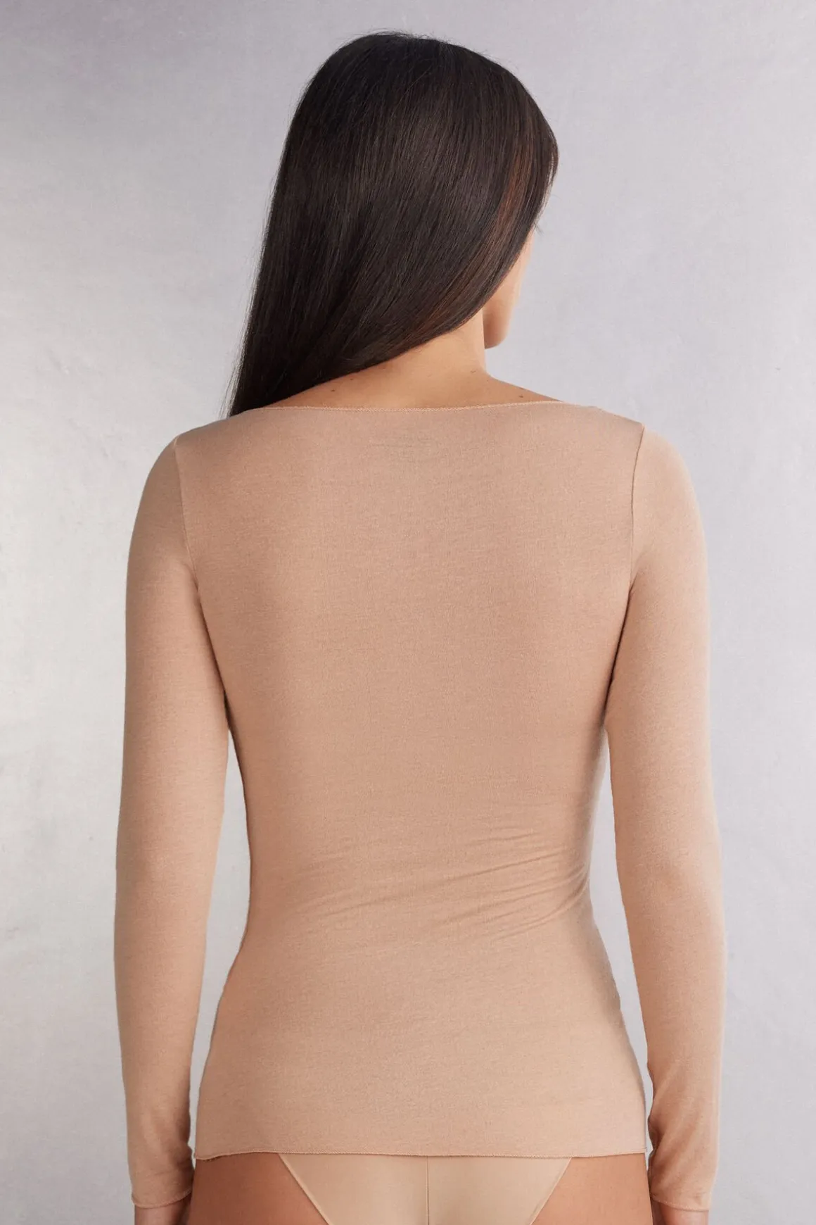 Camiseta con cuello barco en cashmere de manga Larga