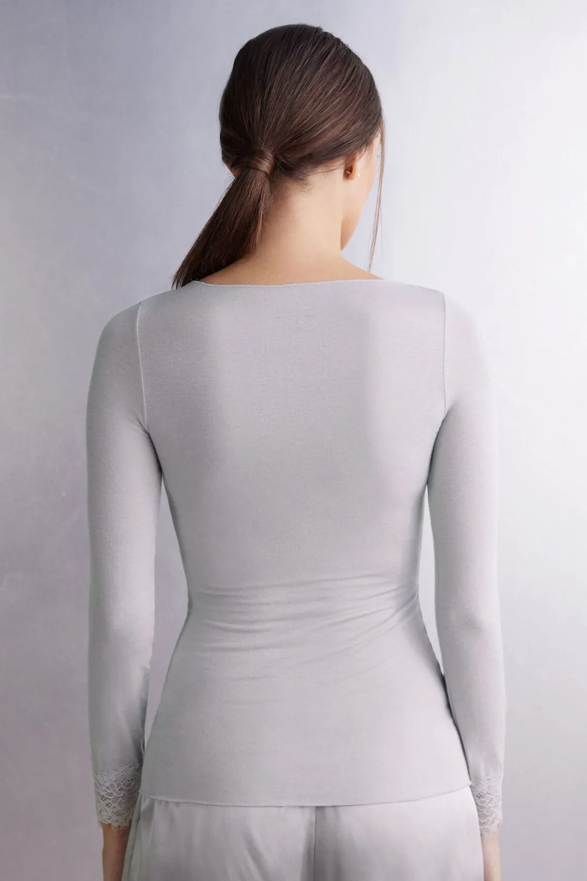 Camiseta con encaje de manga larga en modal y cashmere ultraligero