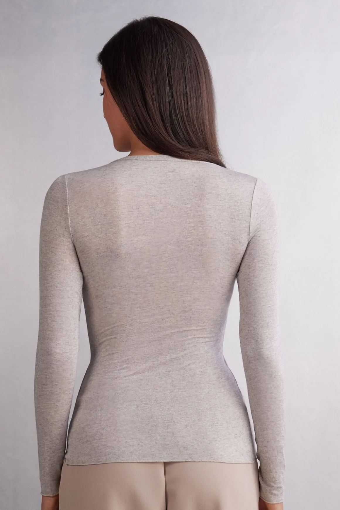 Camiseta de Cuello de Pico de Modal Ultraligero con Cashmere