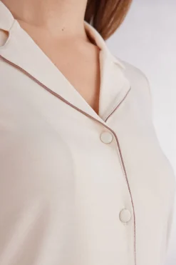 Camiseta de Manga Corta con Abertura Frontal de Modal