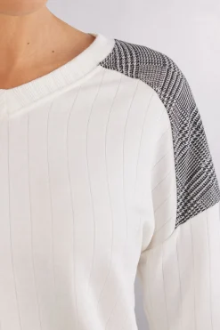 Camiseta de Manga Larga con Cuello de Pico Royal Elegance