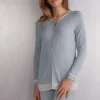 Camiseta de Modal y Encaje Abierta en la Parte Delantera