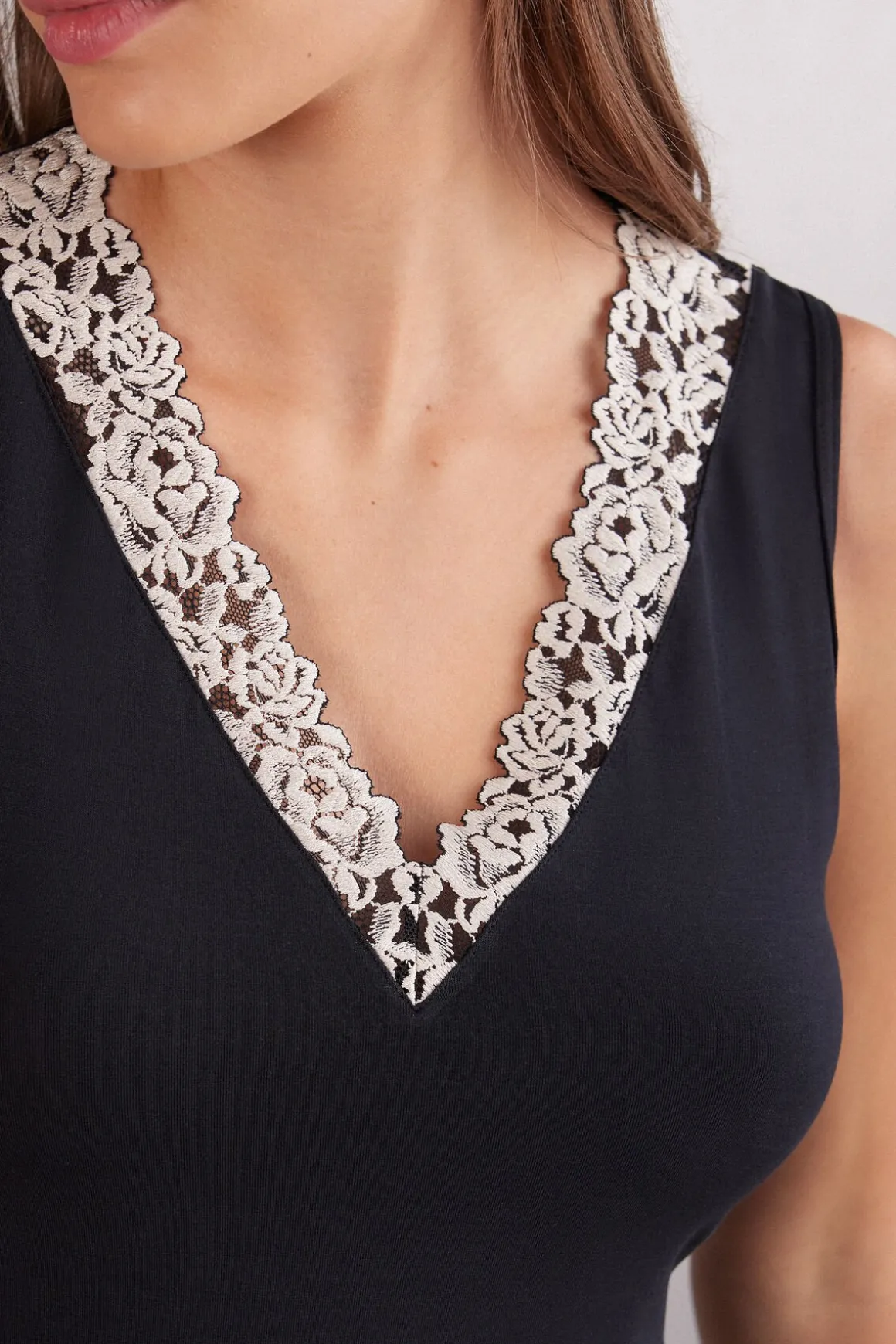 Camiseta de Tirantes de Modal y Encaje Pretty Flower