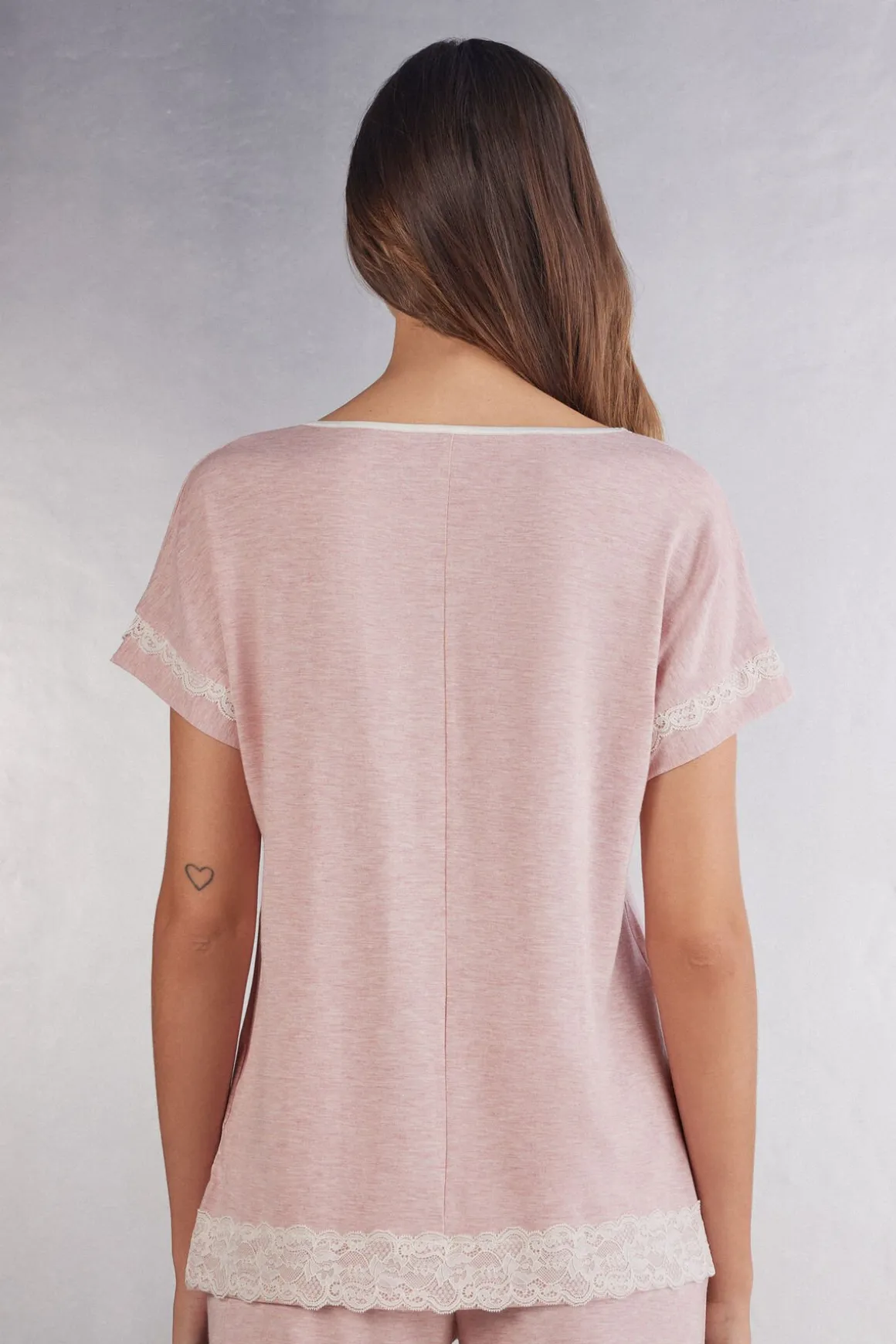 Camiseta Manga Corta Modal Detalles Encaje