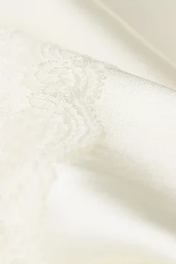 Pantalón Corto de Seda con Encaje