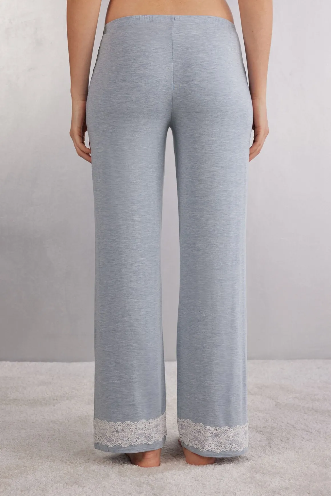 Pantalón Largo de Modal con Detalles de Encaje