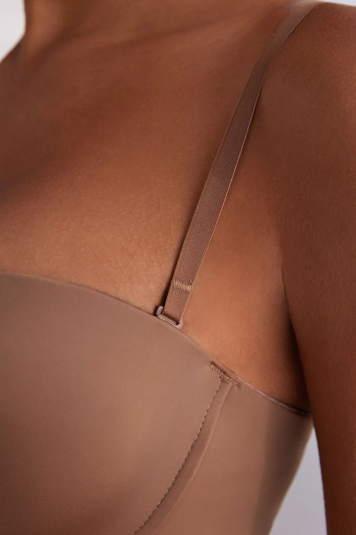 Sujetador Bandeau Monica de Microfibra Ultralight