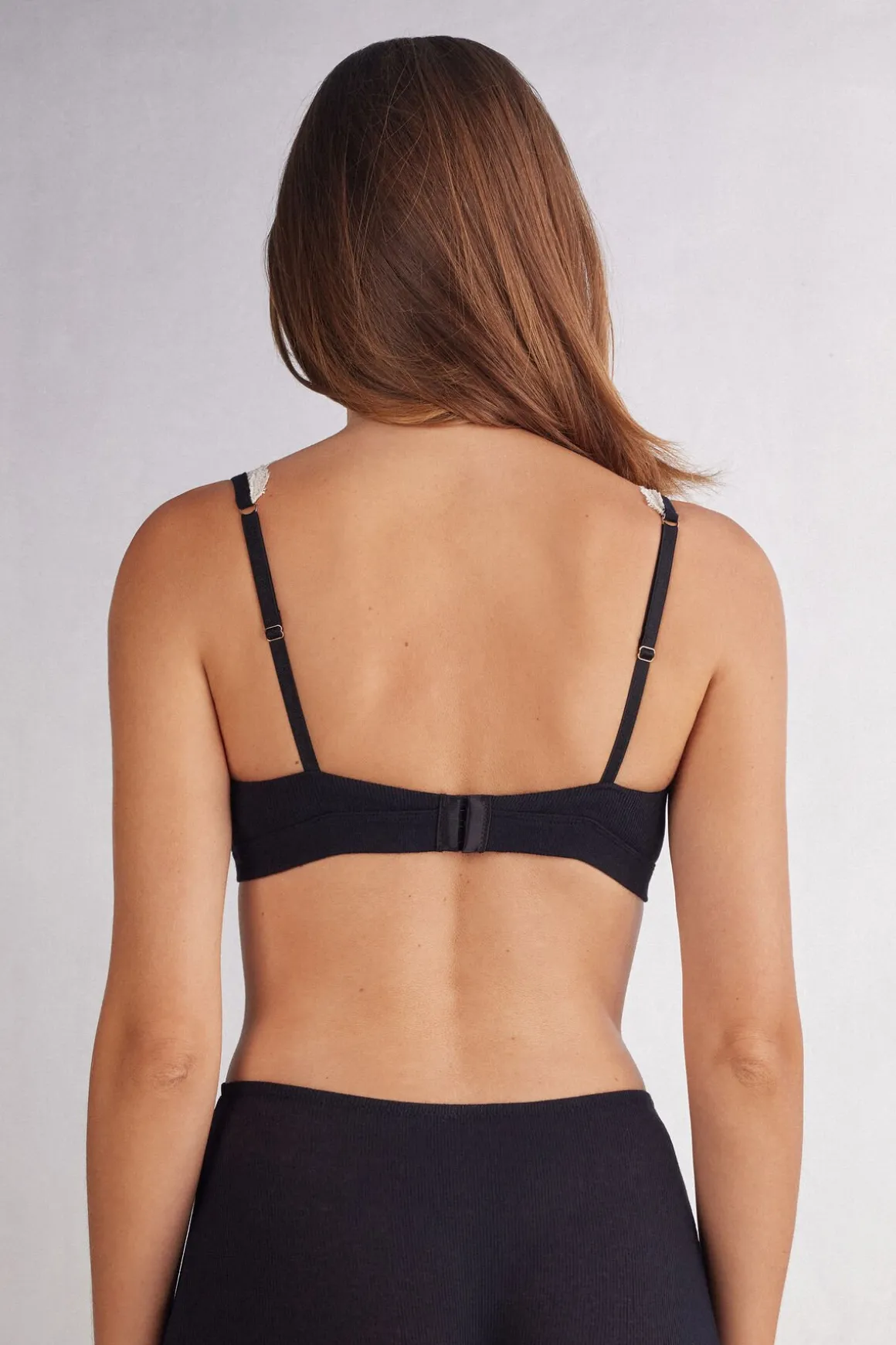Sujetador Triangular Lara Effortless Beauty