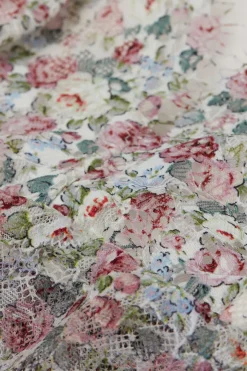 Top de Encaje Floral Romance