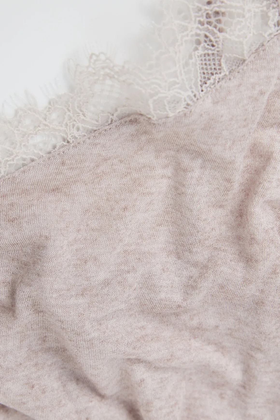 Top de Modal Ultraligero con Cashmere y Encaje
